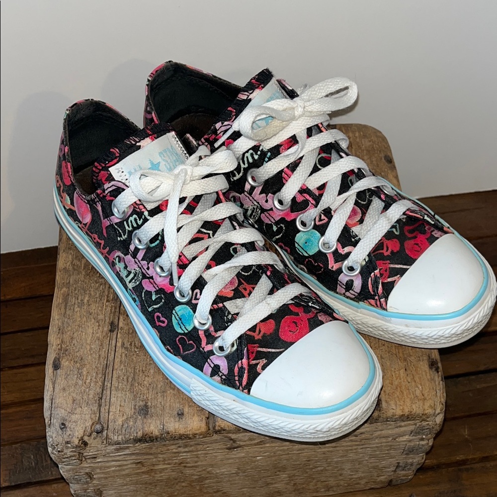 Colorful Heart Pattern Women's Sneakers